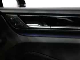 Porsche Macan (2025) thumbnail 12