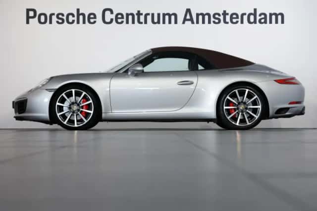 Porsche 911 (2016) thumbnail 2