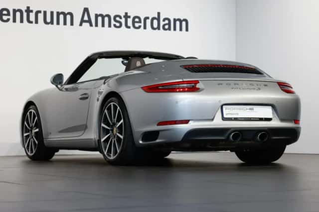 Porsche 911 (2016) thumbnail 3