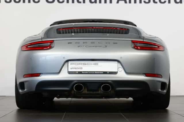 Porsche 911 (2016) thumbnail 4