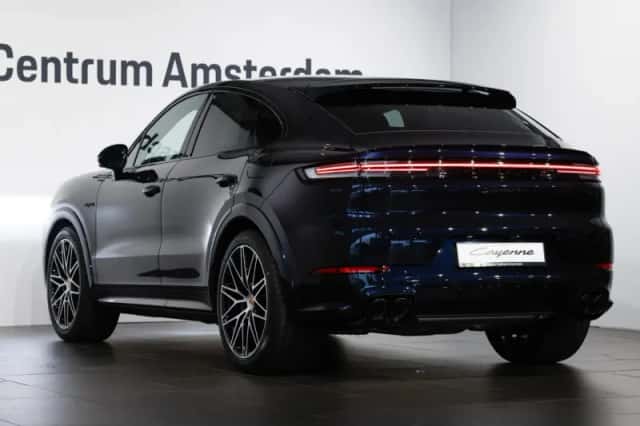 Porsche Cayenne (2026) thumbnail 3