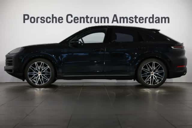 Porsche Cayenne (2024) thumbnail 2