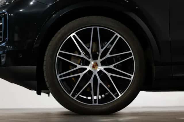 Porsche Cayenne (2024) thumbnail 5