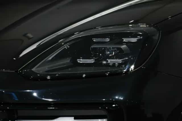Porsche Cayenne (2024) thumbnail 6