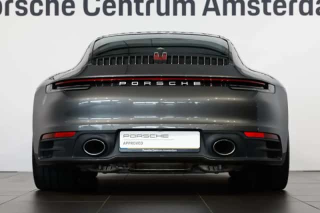 Porsche 911 (2020) thumbnail 4