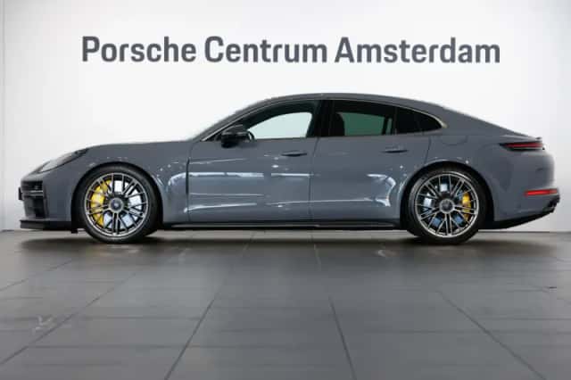Porsche Panamera (2025) thumbnail 2
