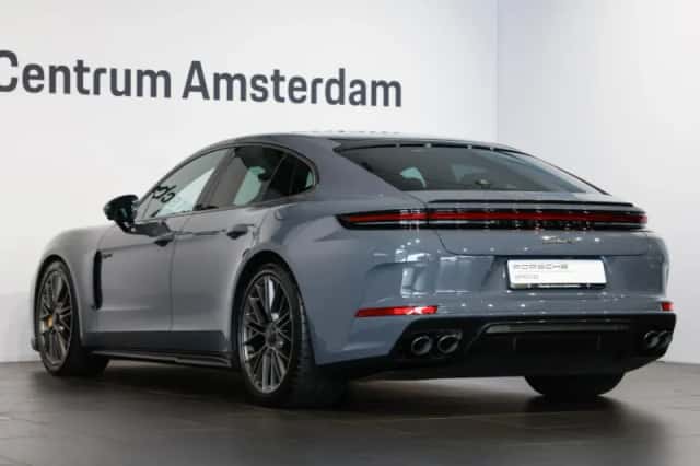 Porsche Panamera (2025) thumbnail 3
