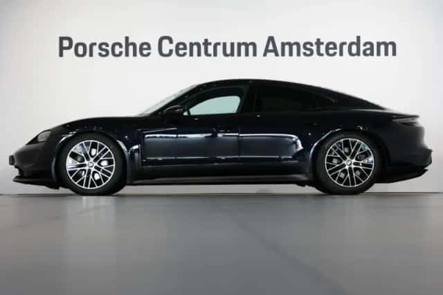 Porsche Taycan (2024) thumbnail 2