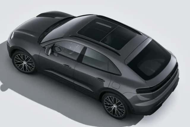 Porsche Macan (2025) thumbnail 4