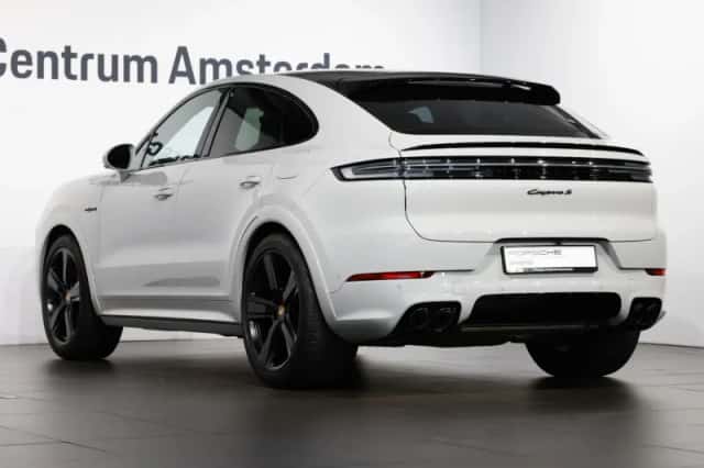 Porsche Cayenne (2025) thumbnail 3
