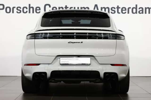 Porsche Cayenne (2025) thumbnail 4