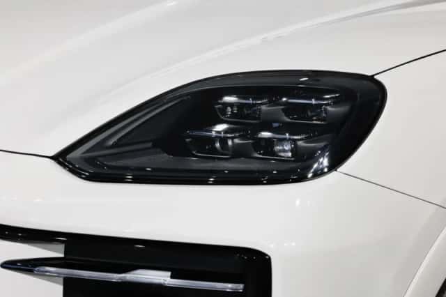 Porsche Cayenne (2025) thumbnail 5