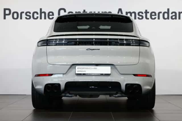 Porsche Cayenne (2024) thumbnail 4