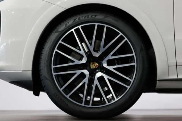 Porsche Cayenne (2024) thumbnail 5