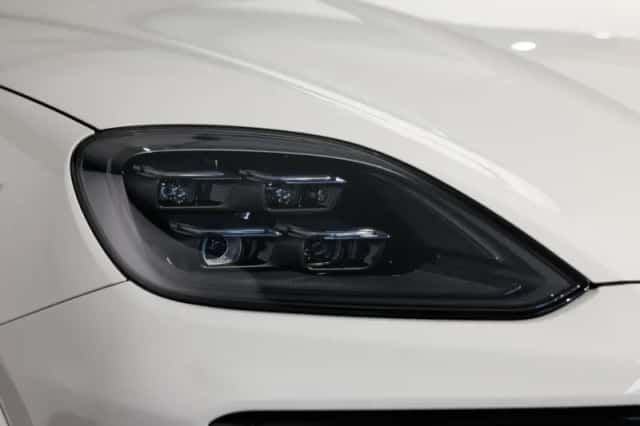 Porsche Cayenne (2024) thumbnail 6