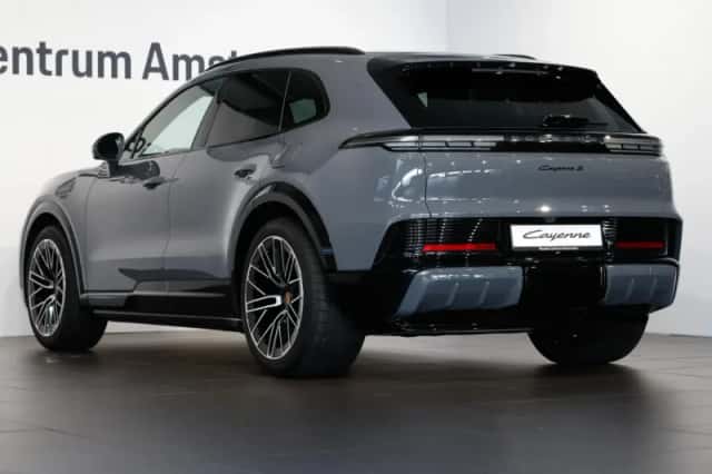 Porsche Cayenne (2026) thumbnail 3