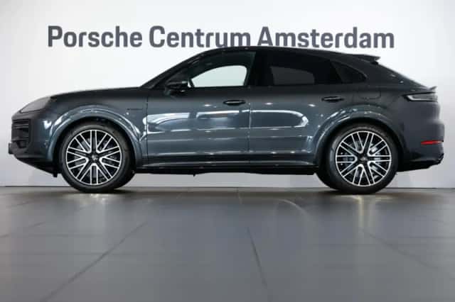 Porsche Cayenne (2026) thumbnail 2
