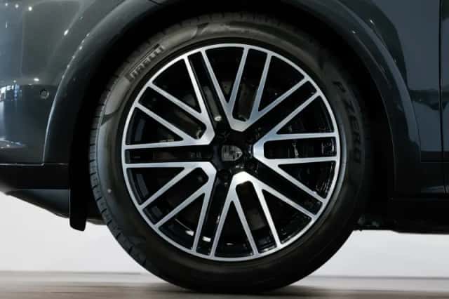 Porsche Cayenne (2026) thumbnail 5