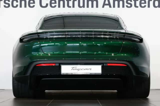 Porsche Taycan (2026) thumbnail 4