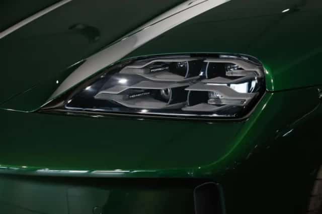 Porsche Taycan (2026) thumbnail 5