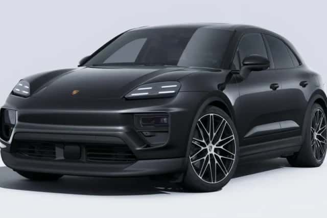 Porsche Macan (2026) thumbnail 1
