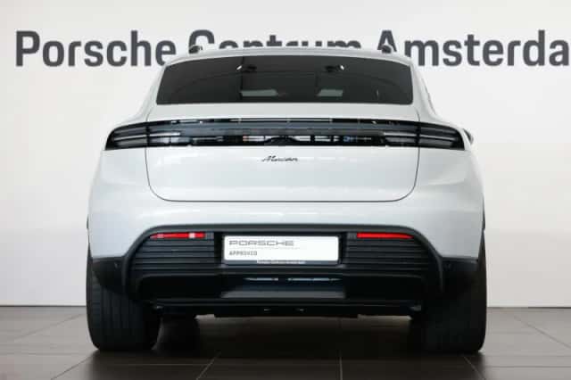 Porsche Macan (2026) thumbnail 4