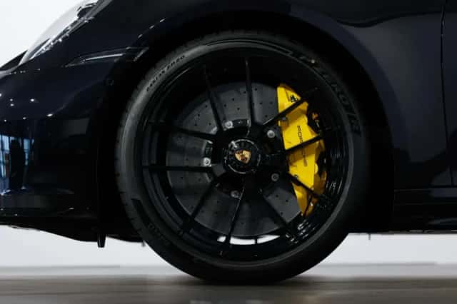 Porsche 911 (2026) thumbnail 5