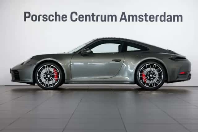 Porsche 911 (2026) thumbnail 2