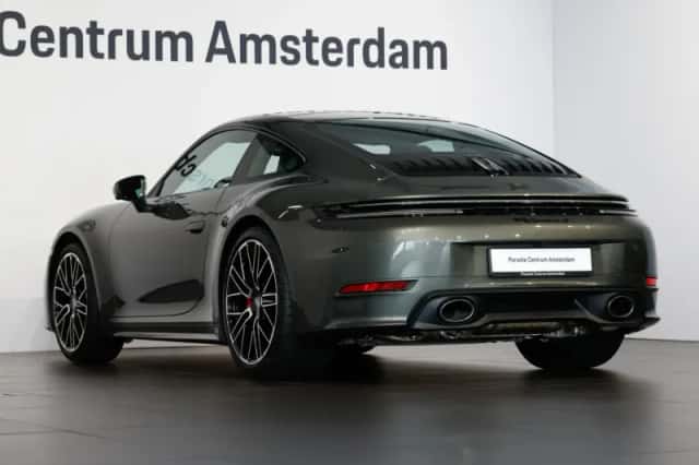 Porsche 911 (2026) thumbnail 3