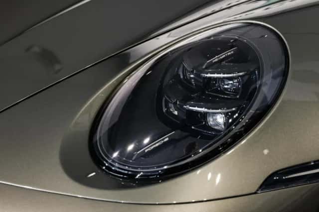 Porsche 911 (2026) thumbnail 5