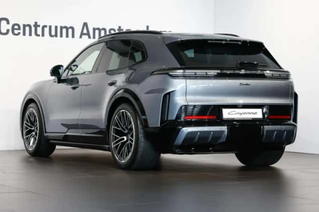 Porsche Cayenne (2026) thumbnail 3