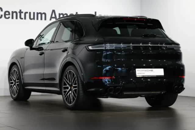Porsche Cayenne (2026) thumbnail 3