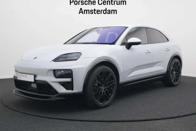 Porsche Macan (2024) thumbnail 1