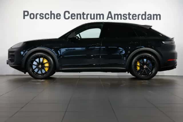 Porsche Cayenne (2025) thumbnail 2