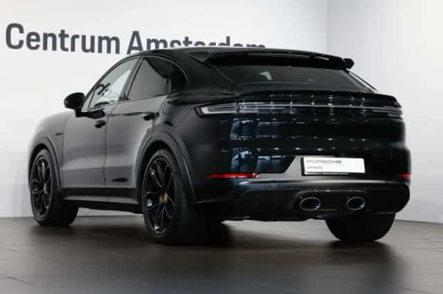 Porsche Cayenne (2025) thumbnail 3
