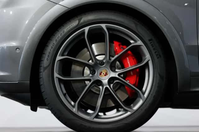Porsche Cayenne (2026) thumbnail 4