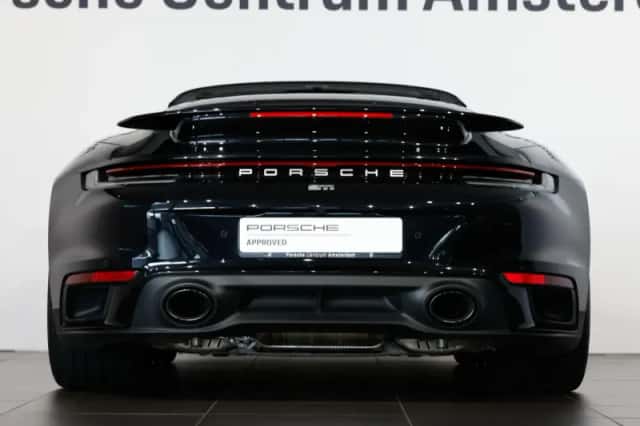Porsche 911 (2022) thumbnail 4
