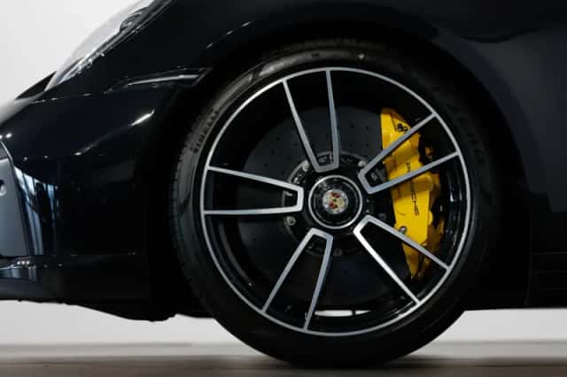 Porsche 911 (2022) thumbnail 6