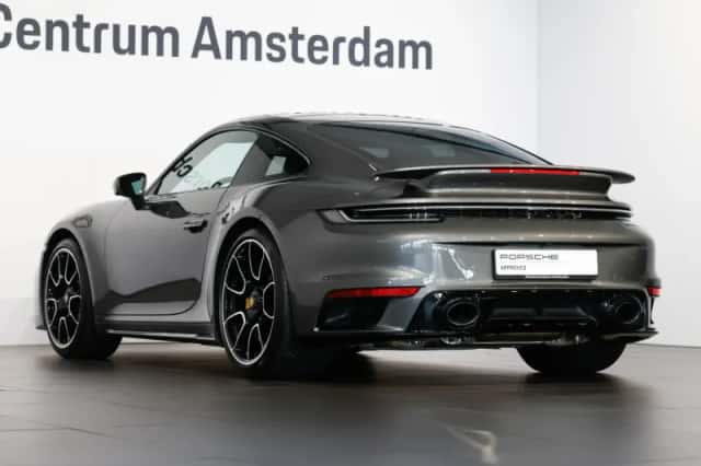 Porsche 911 (2022) thumbnail 3