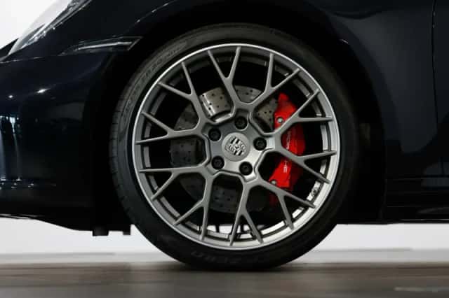 Porsche 911 (2021) thumbnail 5