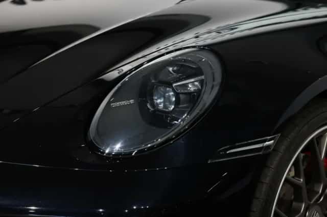 Porsche 911 (2021) thumbnail 6