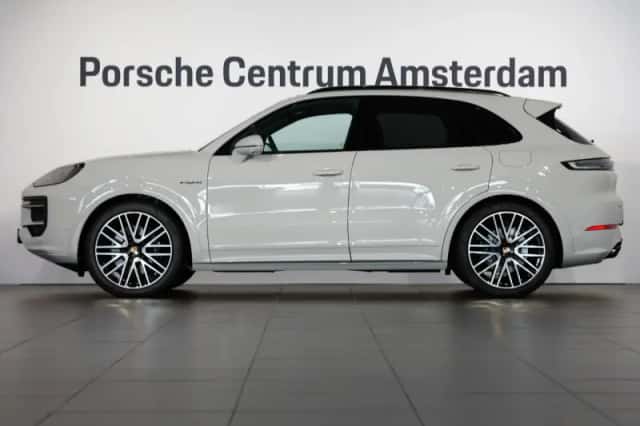 Porsche Cayenne (2026) thumbnail 2