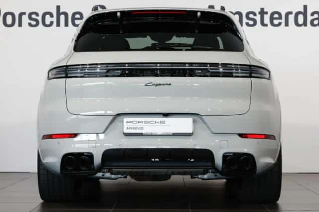 Porsche Cayenne (2026) thumbnail 4