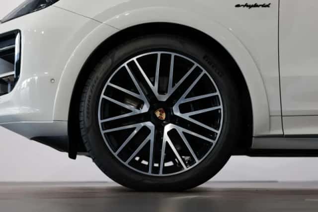 Porsche Cayenne (2026) thumbnail 6