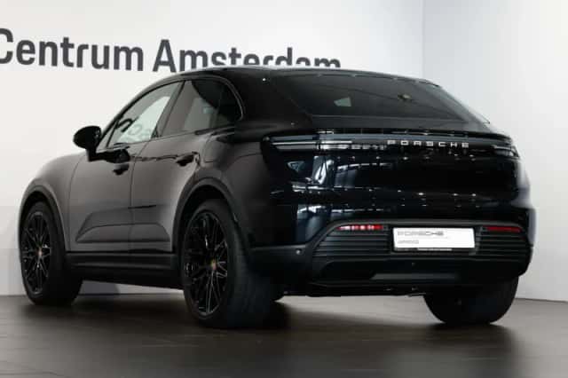 Porsche Macan (2026) thumbnail 3