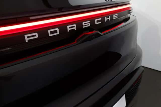 Porsche Macan (2026) thumbnail 5