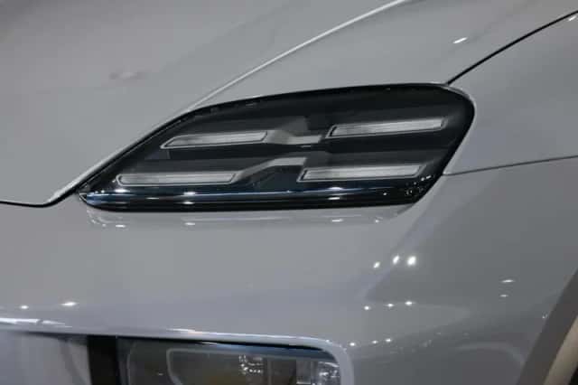 Porsche Macan (2026) thumbnail 6