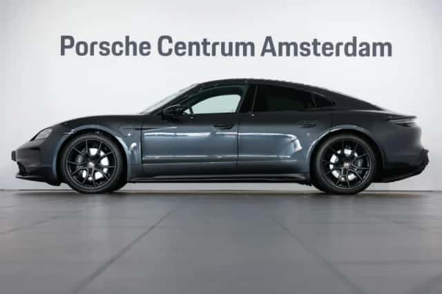 Porsche Taycan (2026) thumbnail 2