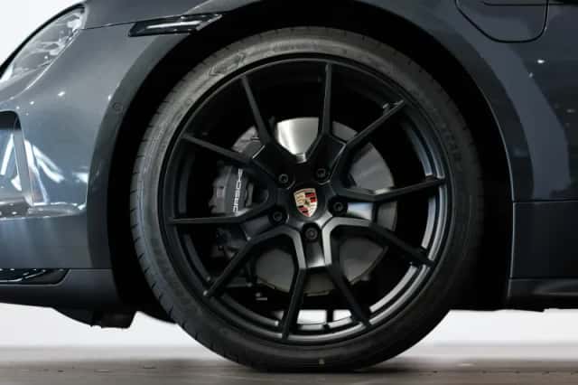 Porsche Taycan (2026) thumbnail 5