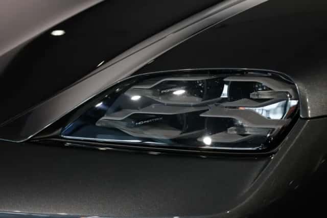 Porsche Taycan (2026) thumbnail 6